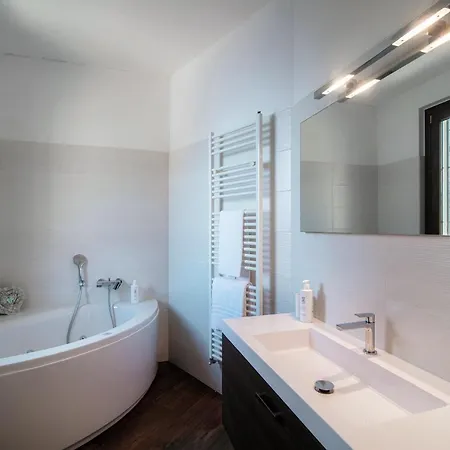 Wonderful View - By Myhomeincomo * 阿尔杰尼奥