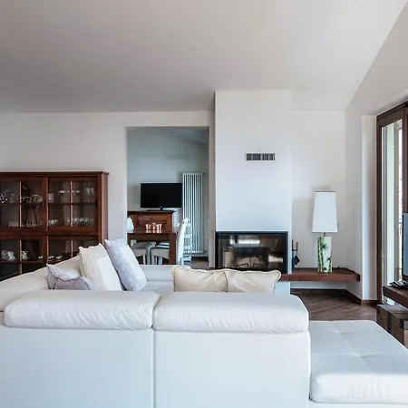 Wonderful View - By Myhomeincomo Hébergement de vacances *