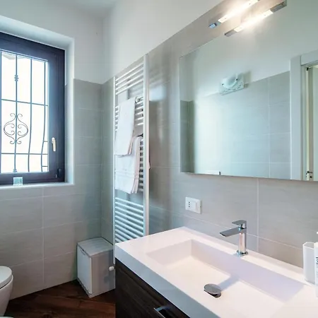 Wonderful View - By Myhomeincomo Hébergement de vacances