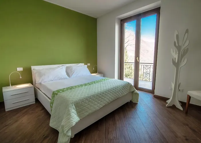 Wonderful View - By Myhomeincomo Feriehus *