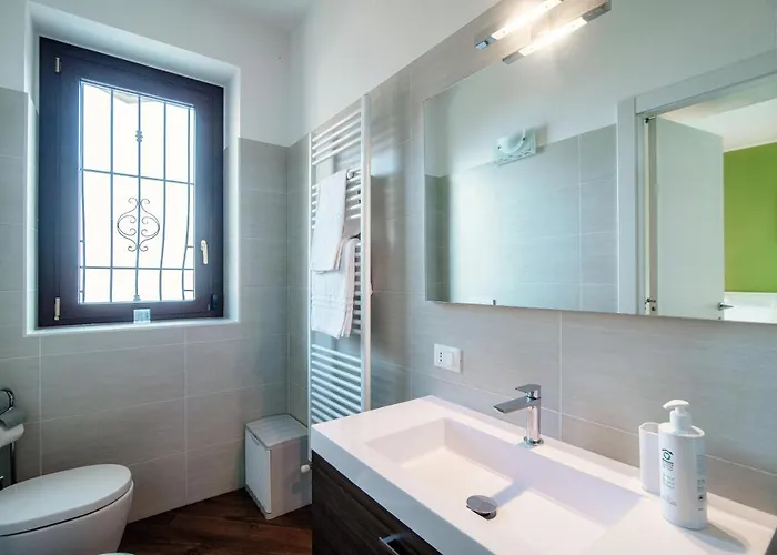 Wonderful View - By Myhomeincomo Feriehus